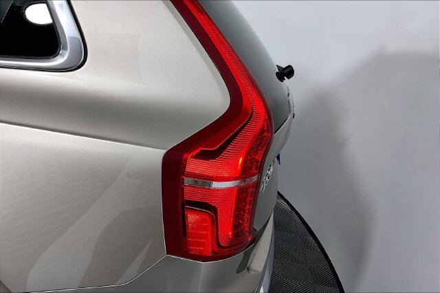 Used 2023 Volvo XC90 B6 Plus AWD/4WD image 31