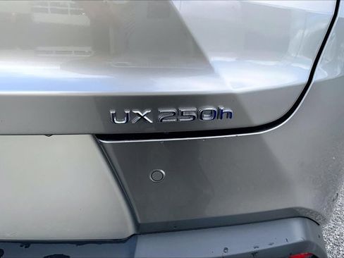 Used 2019 Lexus UX 250h w/ Premium Package AWD/4WD image 7