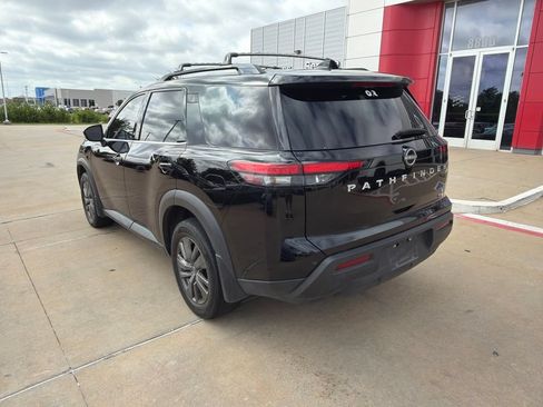 Used 2023 Nissan Pathfinder SV FWD image 3
