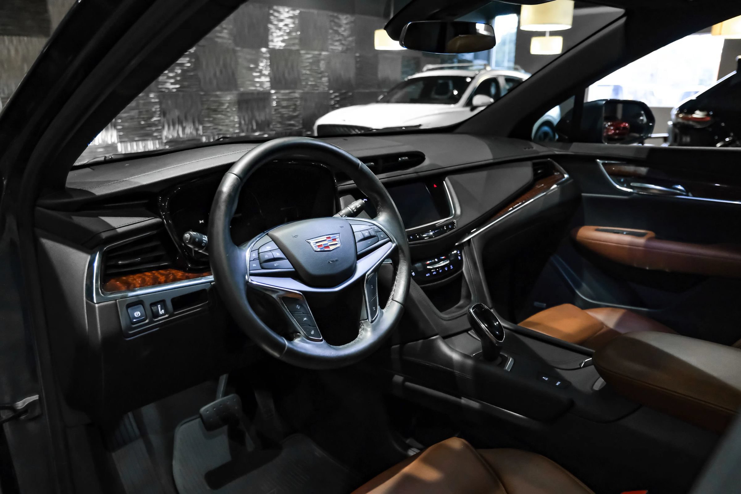Used 2019 Cadillac XT5 Premium Luxury FWD image 3