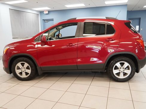 Used 2015 Chevrolet Trax LT w/ LT Sun and Sound Package FWD image 2