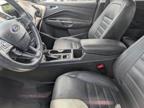 Used 2017 Ford Escape Titanium FWD image 8