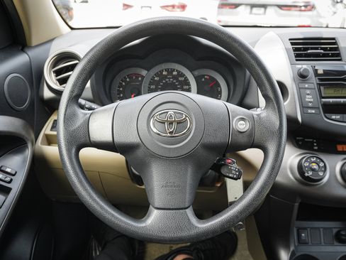 Used 2011 Toyota RAV4 2WD w/ Base L4 Extra Value Pkg image 18