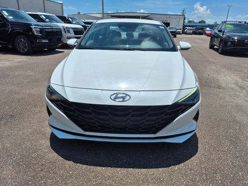 Used 2022 Hyundai Elantra SEL FWD image 2