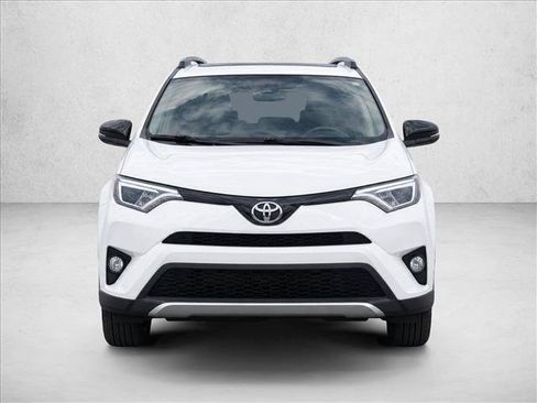 Used 2018 Toyota RAV4 SE w/ Power Extra Value Package FWD image 2