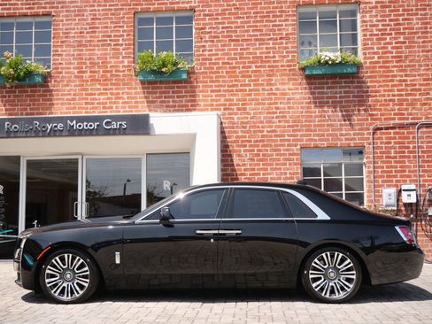Used 2021 Rolls-Royce Ghost AWD/4WD image 3