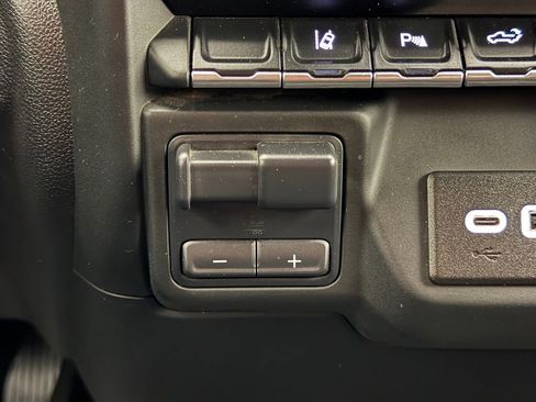 Certified 2024 Chevrolet Silverado 2500 Custom w/ Custom Value Package image 5