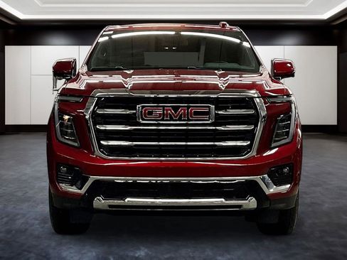 Used 2025 GMC Yukon Elevation w/ LPO, Elevation Black Package AWD/4WD image 2
