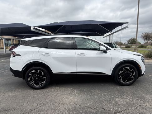 Used 2023 Kia Sportage SX image 8