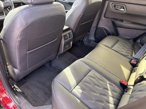 Certified 2025 Nissan Rogue Platinum image 14