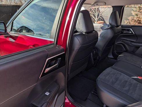 Used 2024 Mitsubishi Outlander SE image 24