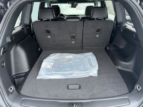 New 2025 Jeep Grand Cherokee Altitude image 18