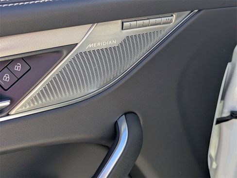 Used 2024 Jaguar F-PACE R-Dynamic S image 17