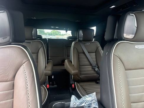 New 2026 GMC Yukon Denali Ultimate AWD/4WD image 39