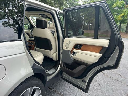 Used 2018 Land Rover Range Rover HSE AWD/4WD image 24