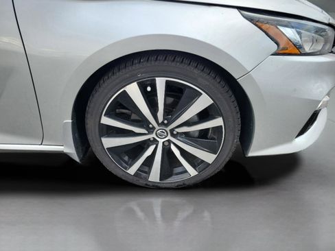 Used 2019 Nissan Altima 2.5 SR w/ SR Premium Package image 26