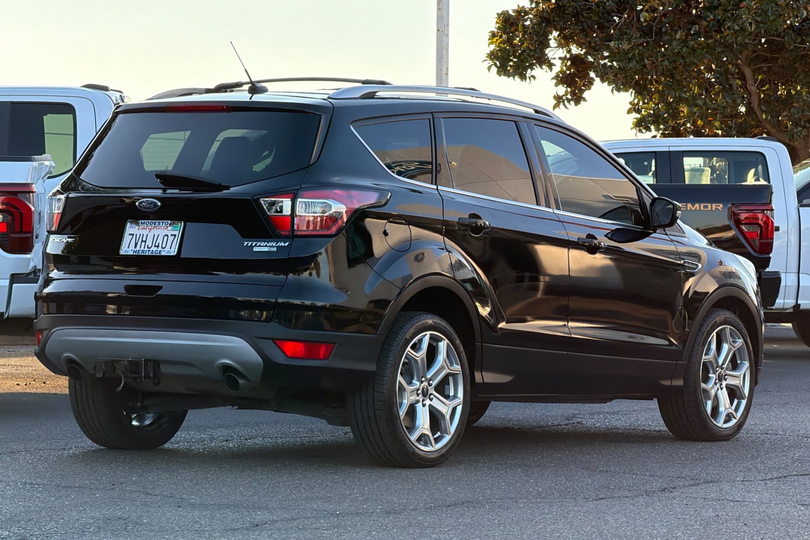 Used 2017 Ford Escape Titanium AWD/4WD image 4
