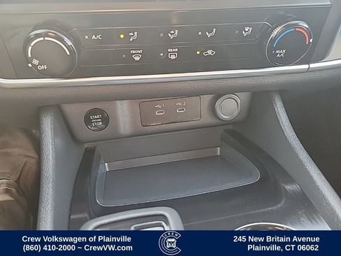 Used 2024 Nissan Rogue S AWD/4WD image 8