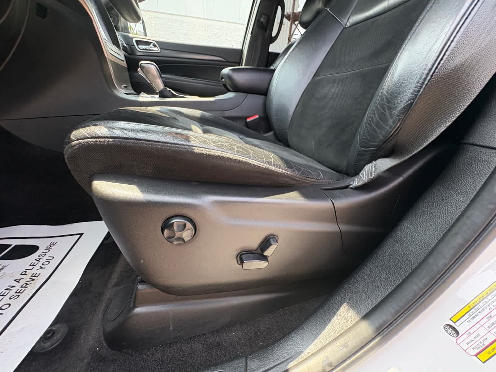 Used 2017 Jeep Grand Cherokee Altitude AWD/4WD image 35