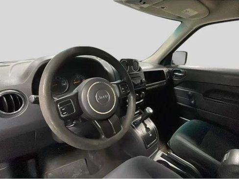 Used 2015 Jeep Patriot Sport AWD/4WD image 9