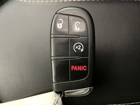 Used 2017 Jeep Renegade Trailhawk image 32