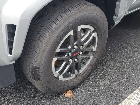 Used 2025 Toyota Tacoma TRD Sport image 6