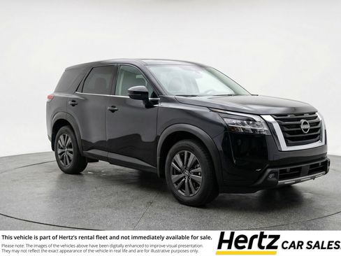 Used 2025 Nissan Pathfinder SV image 1