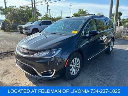 Used 2018 Chrysler Pacifica Touring-L w/ Premium Audio Group