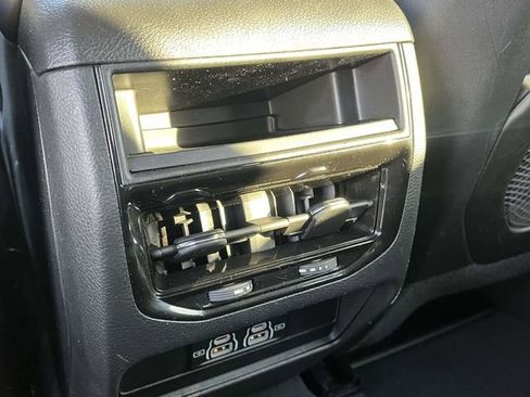 Used 2023 Jeep Grand Cherokee Laredo image 19