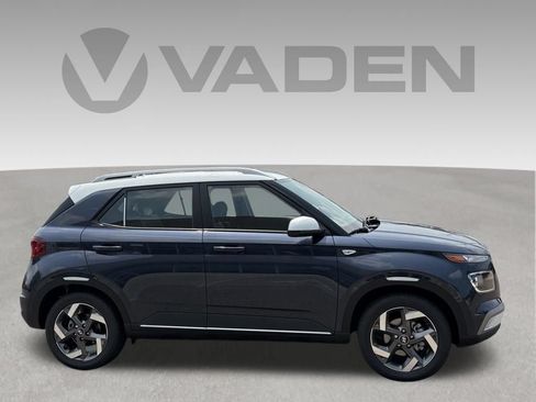 New 2026 Hyundai Venue SEL FWD image 7