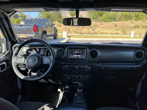 Used 2023 Jeep Wrangler Unlimited AWD/4WD image 22