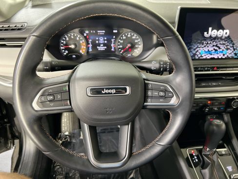 Used 2022 Jeep Compass Limited AWD/4WD image 11