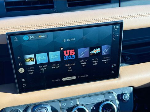 Used 2024 Land Rover Defender 110 X image 32