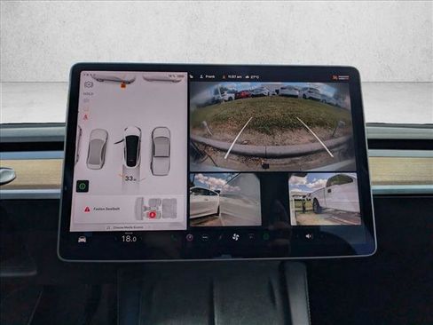 Used 2022 Tesla Model Y Long Range image 10