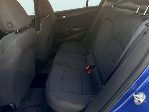 Used 2017 Chevrolet Cruze LT w/ Convenience Package FWD image 13