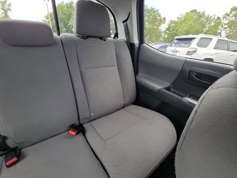 Used 2022 Toyota Tacoma SR5 RWD image 6