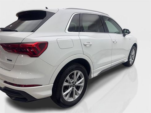 Used 2022 Audi Q3 2.0T Premium w/ Convenience Package image 13