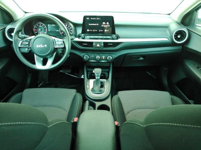 Used 2024 Kia Forte LXS w/ LXS Technology Package FWD image 3