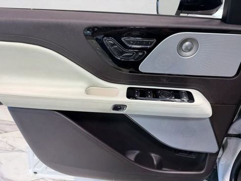 Used 2023 Lincoln Aviator Black Label image 12