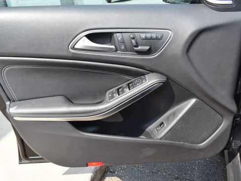 Used 2017 Mercedes-Benz GLA 250 4MATIC image 18