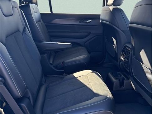 New 2025 Jeep Grand Cherokee L Altitude image 26