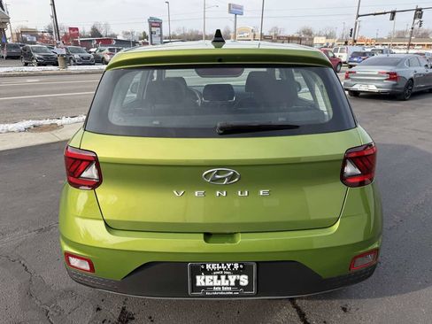 Used 2021 Hyundai Venue SE image 4