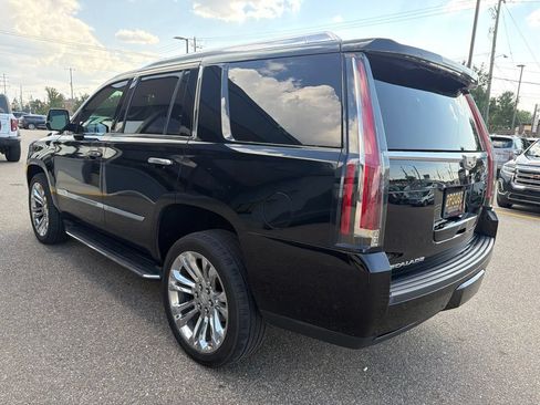 Used 2020 Cadillac Escalade Premium Luxury w/ LPO, Radiant Package AWD/4WD image 7