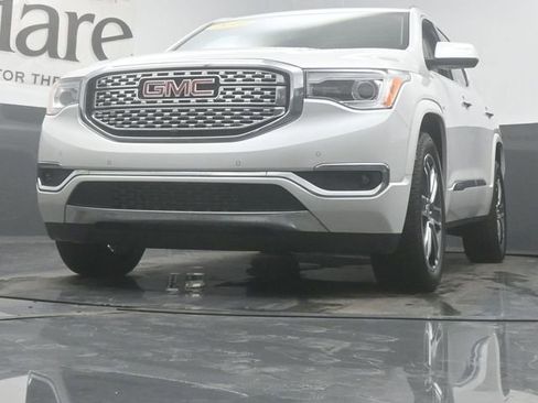 Used 2019 GMC Acadia Denali w/ Technology Package FWD image 4