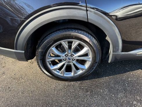 Used 2022 Ford Explorer XLT w/ Equipment Group 202A image 26