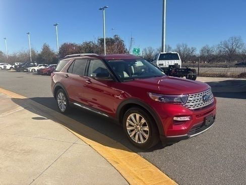 Used 2021 Ford Explorer Limited w/ Equipment Group 301A image 7