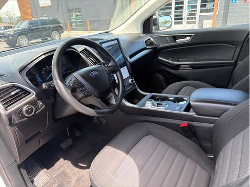 Used 2024 Ford Edge SE w/ Black Appearance Package AWD/4WD image 2