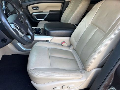 Used 2016 Nissan Titan SL RWD image 5