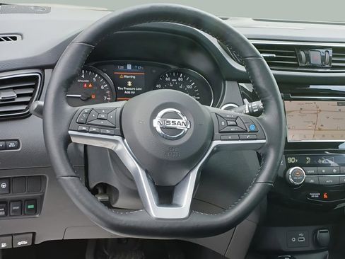 Used 2022 Nissan Rogue Sport SL w/ Premium Package image 9