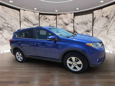Used 2014 Toyota RAV4 XLE w/ Preferred Accessory Package FWD image 8